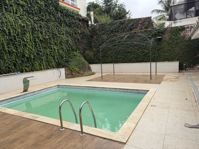 Casa com 302m² 3 quartos e 5 banheiros, à venda ou para alugar, no bairro Alphaville em Santana de Parnaíba