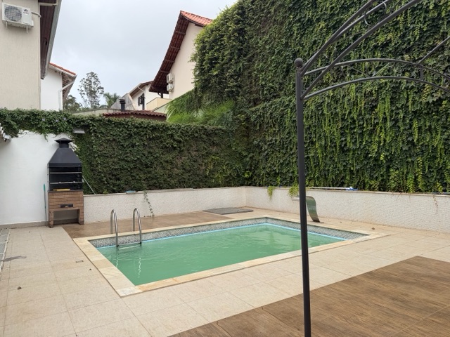 Casa com 302m² 3 quartos e 5 banheiros, à venda ou para alugar, no bairro Alphaville em Santana de Parnaíba