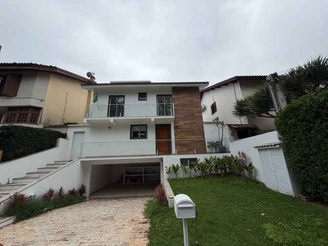 Casa com 302m² 3 quartos e 5 banheiros, à venda ou para alugar, no bairro Alphaville em Santana de Parnaíba