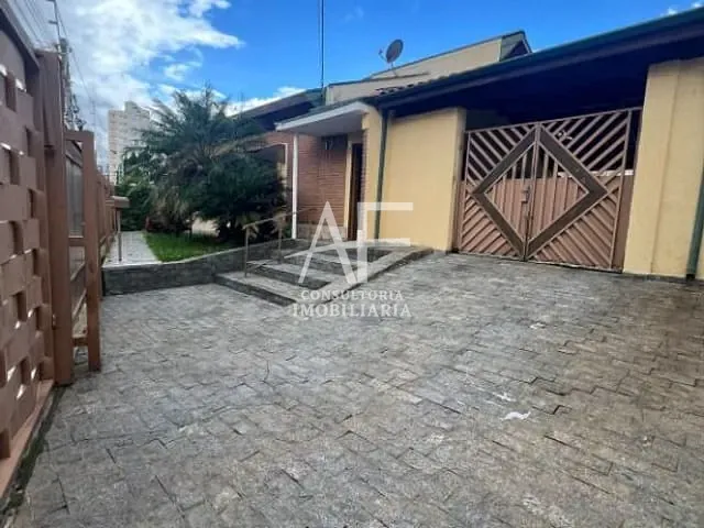 Casa com 392m² 3 quartos e 2 banheiros, à venda, no bairro Jardim Humaitá em Taubaté