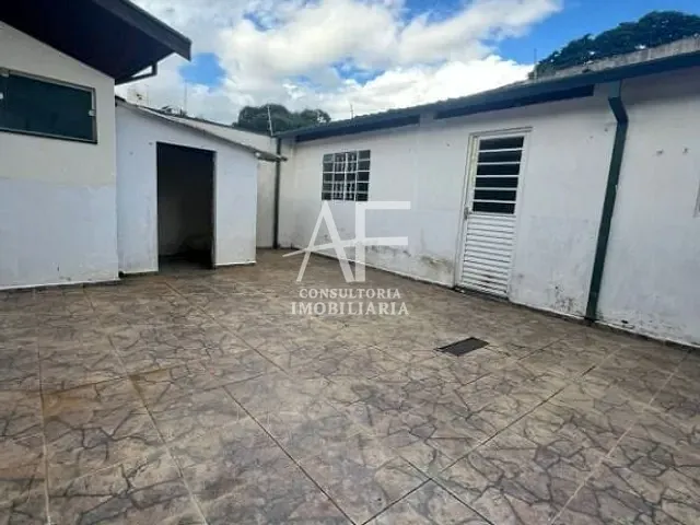 Casa com 392m² 3 quartos e 2 banheiros, à venda, no bairro Jardim Humaitá em Taubaté