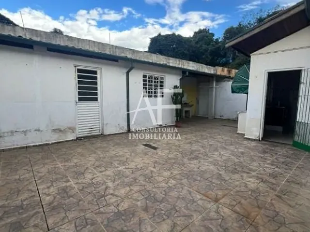 Casa com 392m² 3 quartos e 2 banheiros, à venda, no bairro Jardim Humaitá em Taubaté