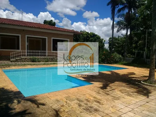 Casa com 3258m² 4 quartos e 3 banheiros, à venda, no bairro Centro em Atibaia