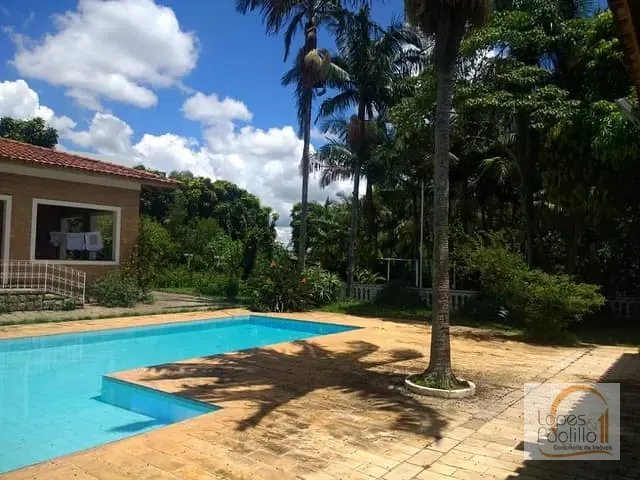 Casa com 3258m² 4 quartos e 3 banheiros, à venda, no bairro Centro em Atibaia