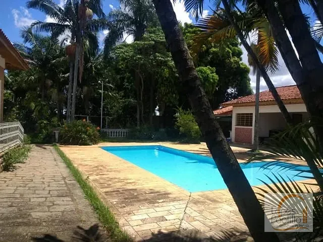 Casa com 3258m² 4 quartos e 3 banheiros, à venda, no bairro Centro em Atibaia