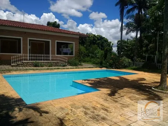 Casa com 3258m² 4 quartos e 3 banheiros, à venda, no bairro Centro em Atibaia