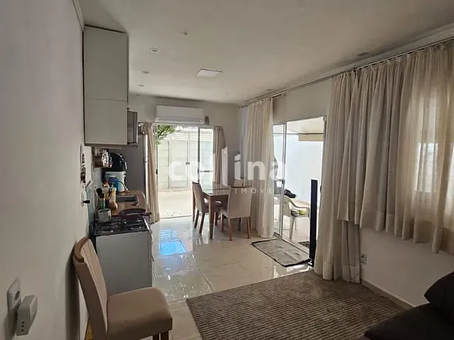 Casa com 125m² 2 quartos e 2 banheiros, à venda, no bairro Santa Maria em Osasco