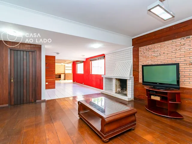 Casa 5 quartos e 9 banheiros, à venda, no bairro Guabirotuba em Curitiba
