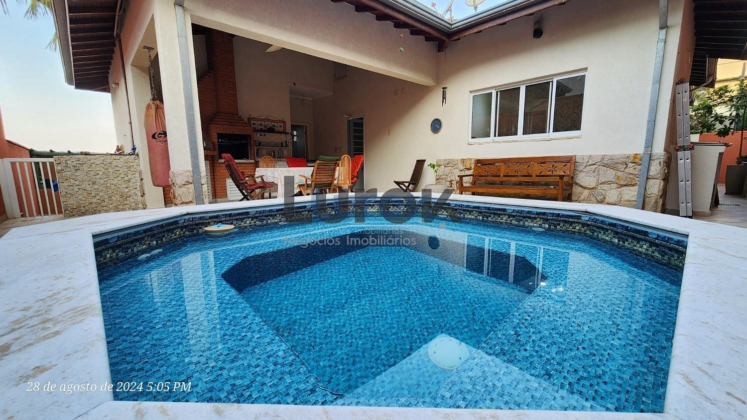 Casa, 3 quartos, 228 m² - Foto 38