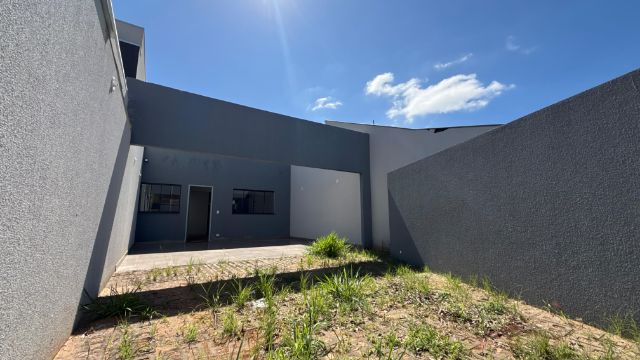 Casa com 150m² 3 quartos e 1 banheiro, à venda, no bairro Residencial Abussafe em Cambé