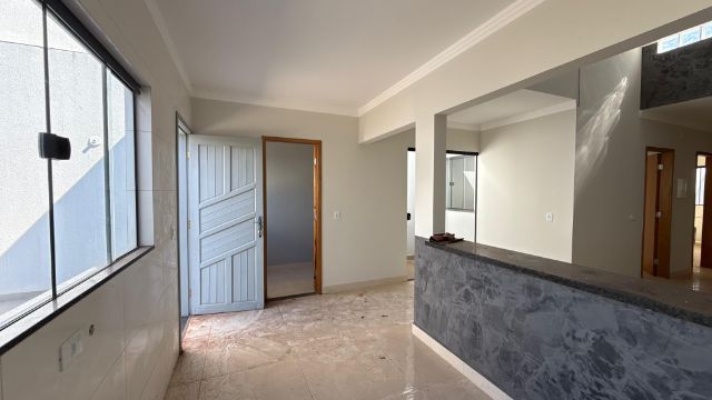 Casa com 150m² 3 quartos e 1 banheiro, à venda, no bairro Residencial Abussafe em Cambé