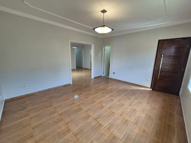 Casa com 176m² 4 quartos e 4 banheiros, à venda, no bairro Parque Jamaica em Londrina