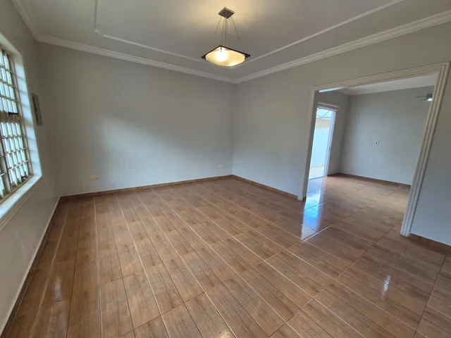 Casa com 176m² 4 quartos e 4 banheiros, à venda, no bairro Parque Jamaica em Londrina