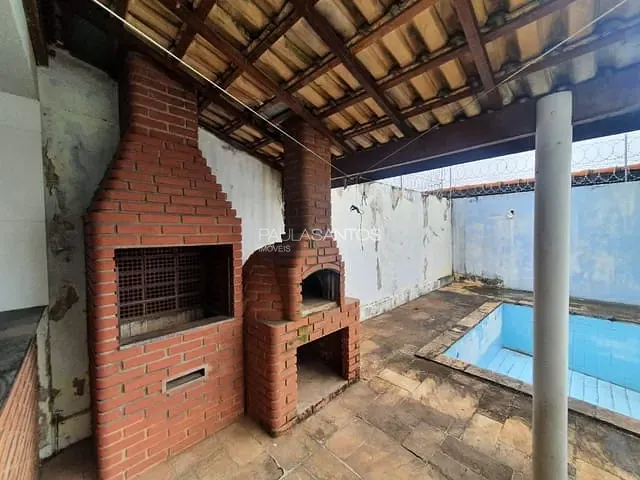 Casa com 300m² 4 quartos e 6 banheiros, à venda, no bairro Jardim Simus em Sorocaba
