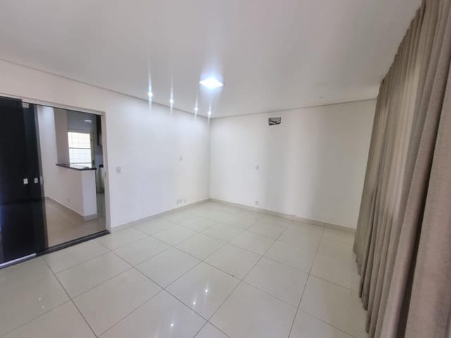 Casa com 436m² 3 quartos e 1 banheiro, à venda, no bairro Barra do Pari em Cuiabá