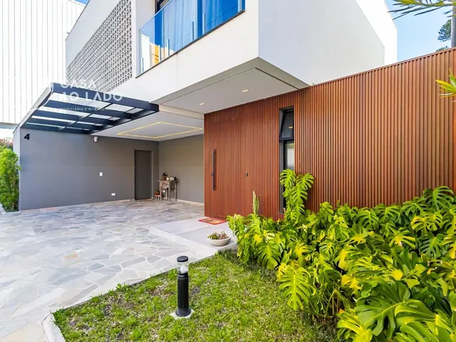 Casa 3 quartos e 4 banheiros, à venda, no bairro Vista Alegre em Curitiba