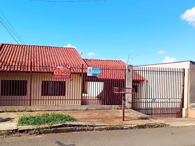 Casa com 250m² 3 quartos e 1 banheiro, à venda, no bairro Jardim Califórnia em Cambé