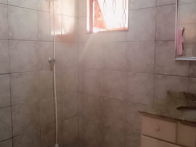 Casa com 250m² 3 quartos e 1 banheiro, à venda, no bairro Jardim Califórnia em Cambé