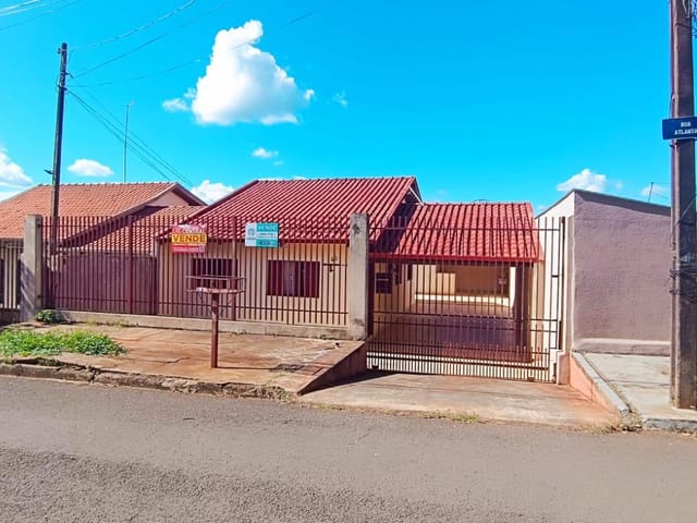 Casa com 250m² 3 quartos e 1 banheiro, à venda, no bairro Jardim Califórnia em Cambé