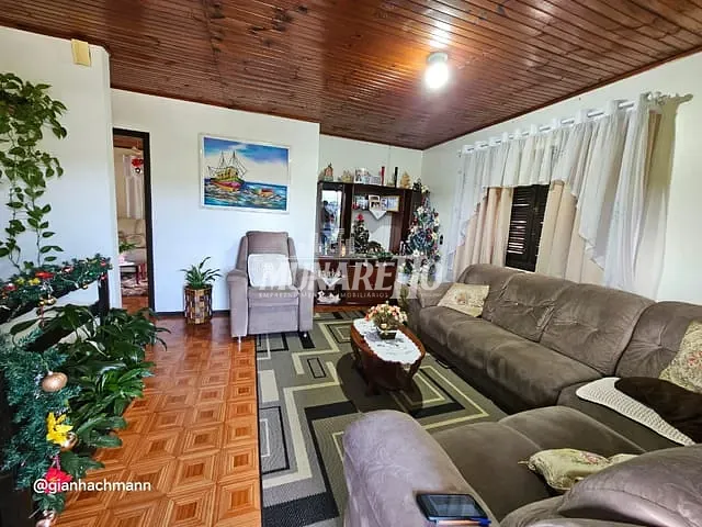 Casa com 196m² 5 quartos e 2 banheiros, à venda, no bairro Dos Estudantes em Ipira
