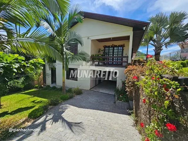 Casa com 196m² 5 quartos e 2 banheiros, à venda, no bairro Dos Estudantes em Ipira