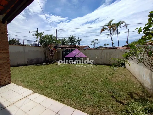 Casa com 10m² 2 quartos e 3 banheiros, à venda, no bairro Porto Novo em Caraguatatuba