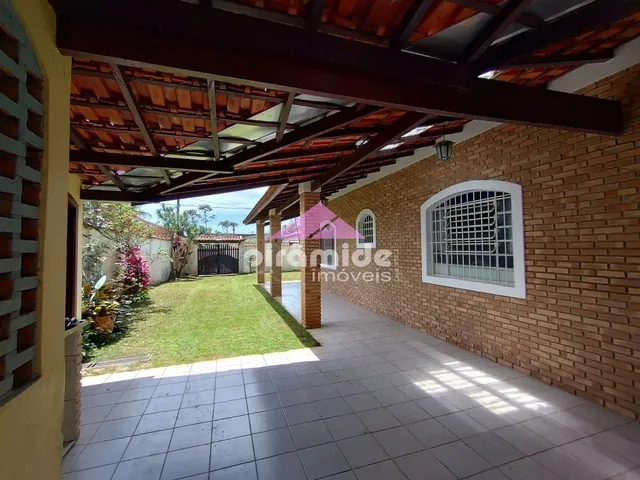 Casa com 10m² 2 quartos e 3 banheiros, à venda, no bairro Porto Novo em Caraguatatuba