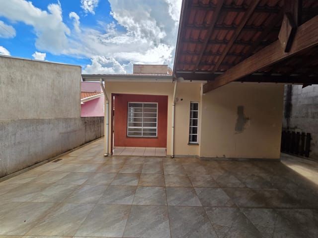 Casa com 196m² 2 quartos e 1 banheiro, à venda ou para alugar, no bairro Conjunto Habitacional Vereador Reinaldo Luiz Moreira em Águas da Prata