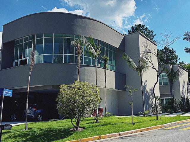 Casa com 481m² 4 quartos e 6 banheiros, para alugar, no bairro Alphaville em Barueri