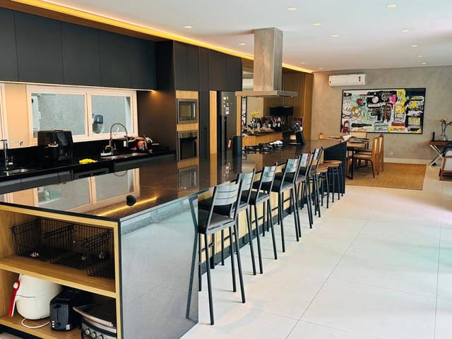 Casa com 481m² 4 quartos e 6 banheiros, para alugar, no bairro Alphaville em Barueri