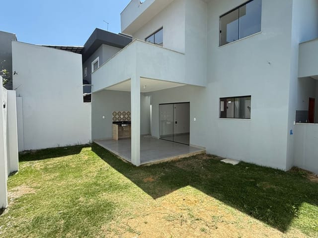 Casa com 167m² 3 quartos e 2 banheiros, à venda, no bairro Ajuda de Baixo em Macaé