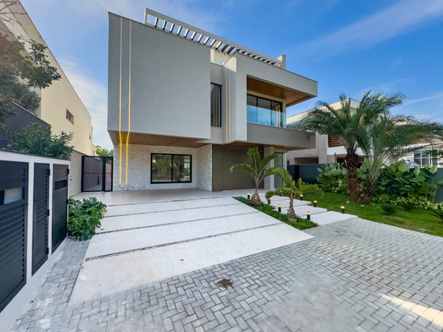 Casa com 604m² 5 quartos e 6 banheiros, à venda, no bairro Barra da Tijuca em Rio de Janeiro