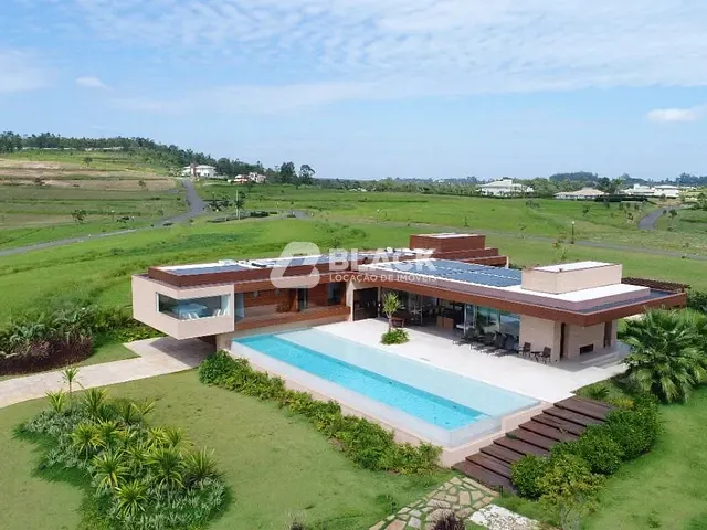 Casa com 2270m² 4 quartos e 5 banheiros, à venda ou para alugar, no bairro Residencial São José em Itu