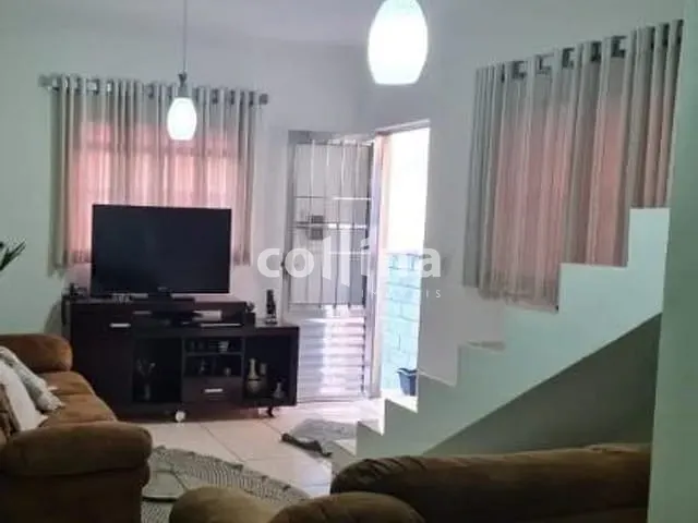 Casa com 128m² 2 quartos e 2 banheiros, à venda, no bairro Jardim Maria Cristina em Barueri