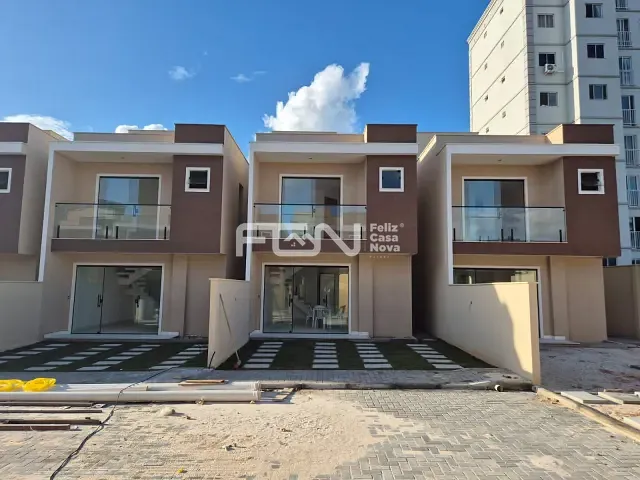 Casa 4 quartos e 3 banheiros, à venda, no bairro Recreio Ipitanga em Lauro de Freitas