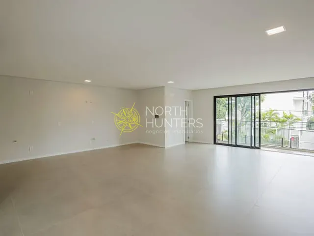 Casa com 288m² 3 quartos e 4 banheiros, à venda, no bairro América em Joinville