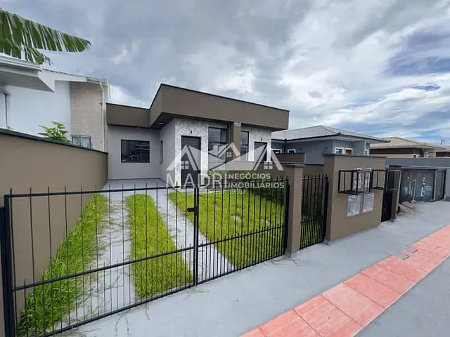 Casa 2 quartos e 1 banheiro, à venda, no bairro Bela Vista em Palhoça