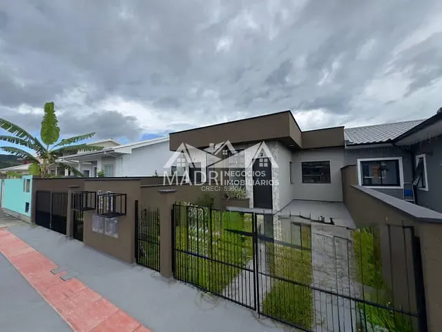 Casa 2 quartos e 1 banheiro, à venda, no bairro Bela Vista em Palhoça