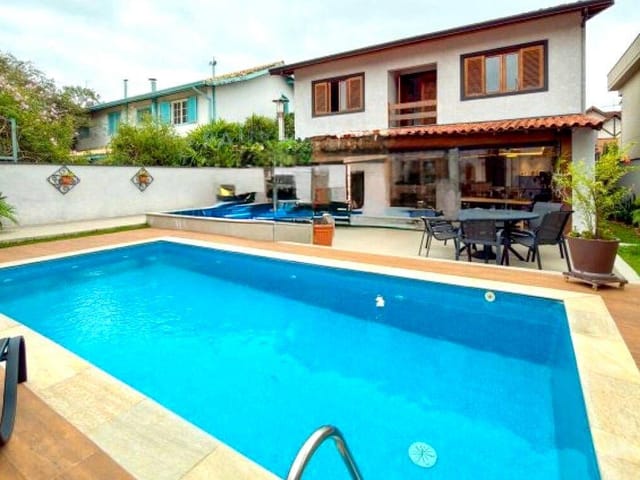 Casa com 364m² 4 quartos e 5 banheiros, à venda, no bairro Alphaville em Santana de Parnaíba