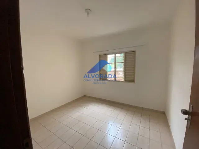Casa 2 quartos e 1 banheiro, para alugar, no bairro Jardim Alvorada em São José dos Campos
