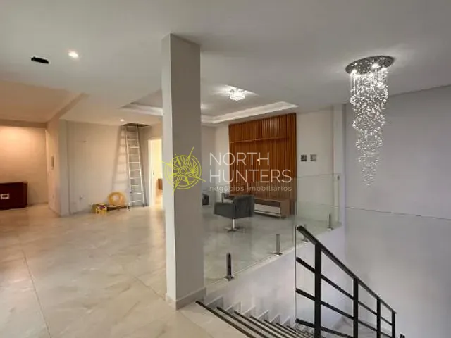 Casa com 220m² 3 quartos e 3 banheiros, para alugar, no bairro Vila Nova em Joinville