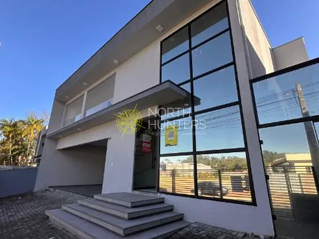 Casa com 220m² 3 quartos e 3 banheiros, para alugar, no bairro Vila Nova em Joinville