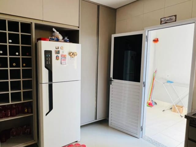Casa com 255m² 3 quartos e 1 banheiro, à venda ou para alugar, no bairro Santa Cruz em Cuiabá