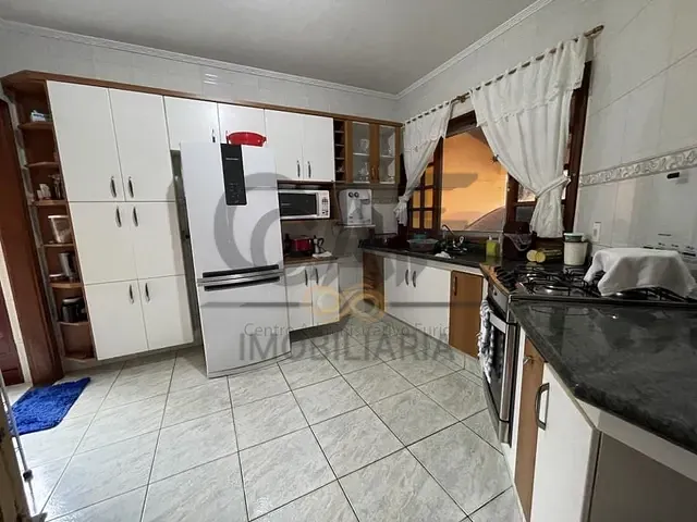 Casa com 250m² 3 quartos e 2 banheiros, à venda, no bairro Parque Residencial Groot em Holambra