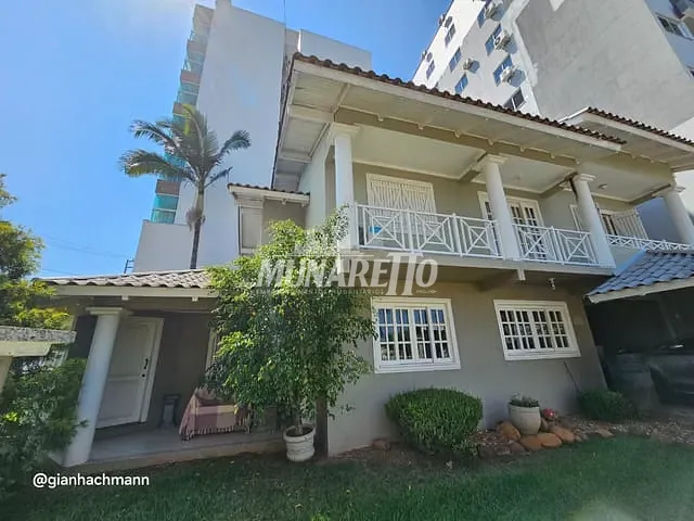Casa com 204m² 3 quartos e 3 banheiros, à venda, no bairro Centro em Piratuba
