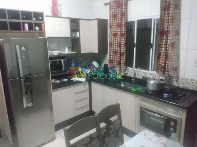 Casa com 125m² 2 quartos e 2 banheiros, à venda, no bairro Conjunto Residencial Araretama em Pindamonhangaba