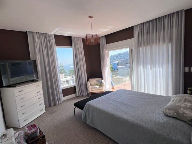 Casa com 475m² 3 quartos e 5 banheiros, à venda, no bairro Alphaville em Santana de Parnaíba
