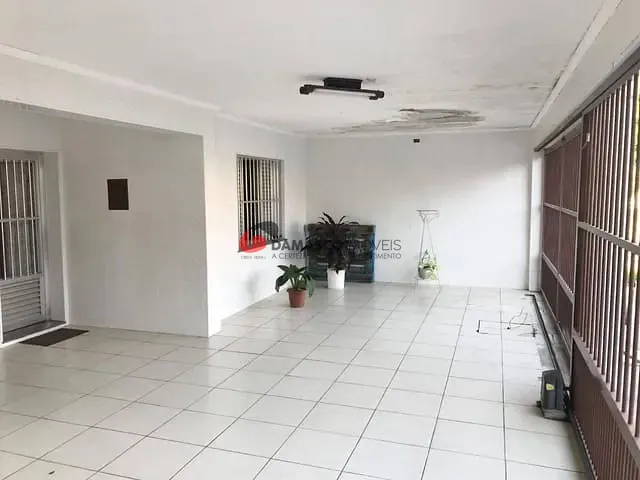 Casa com 300m² 2 quartos e 1 banheiro, à venda, no bairro Olímpico em São Caetano do Sul