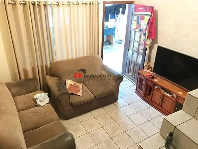 Casa com 300m² 2 quartos e 1 banheiro, à venda, no bairro Olímpico em São Caetano do Sul