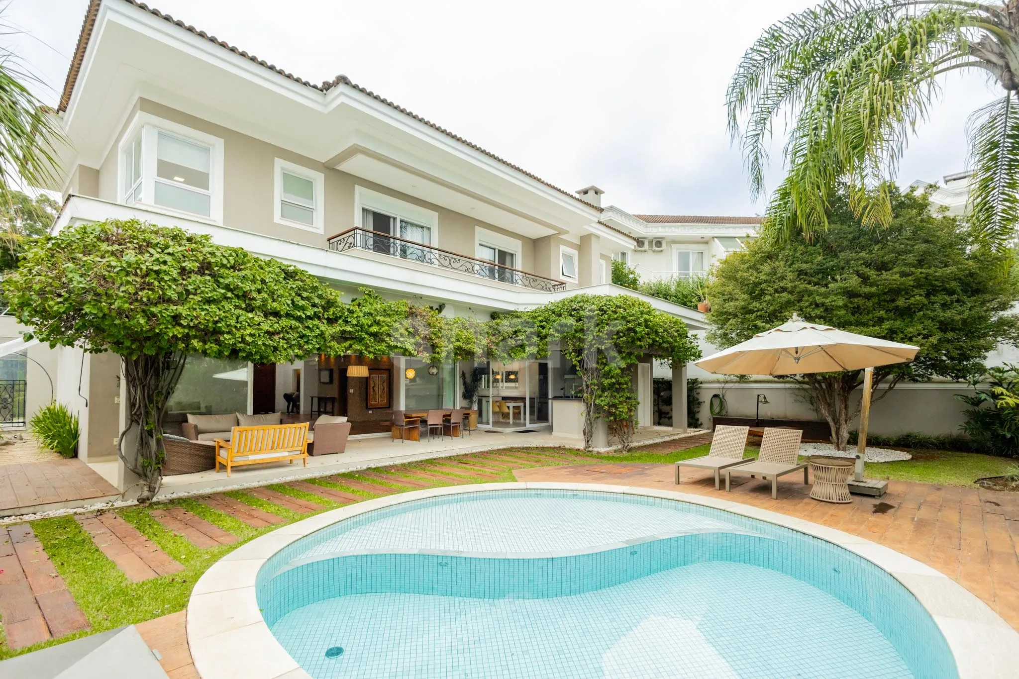 Casa em Tamboré — foto 1